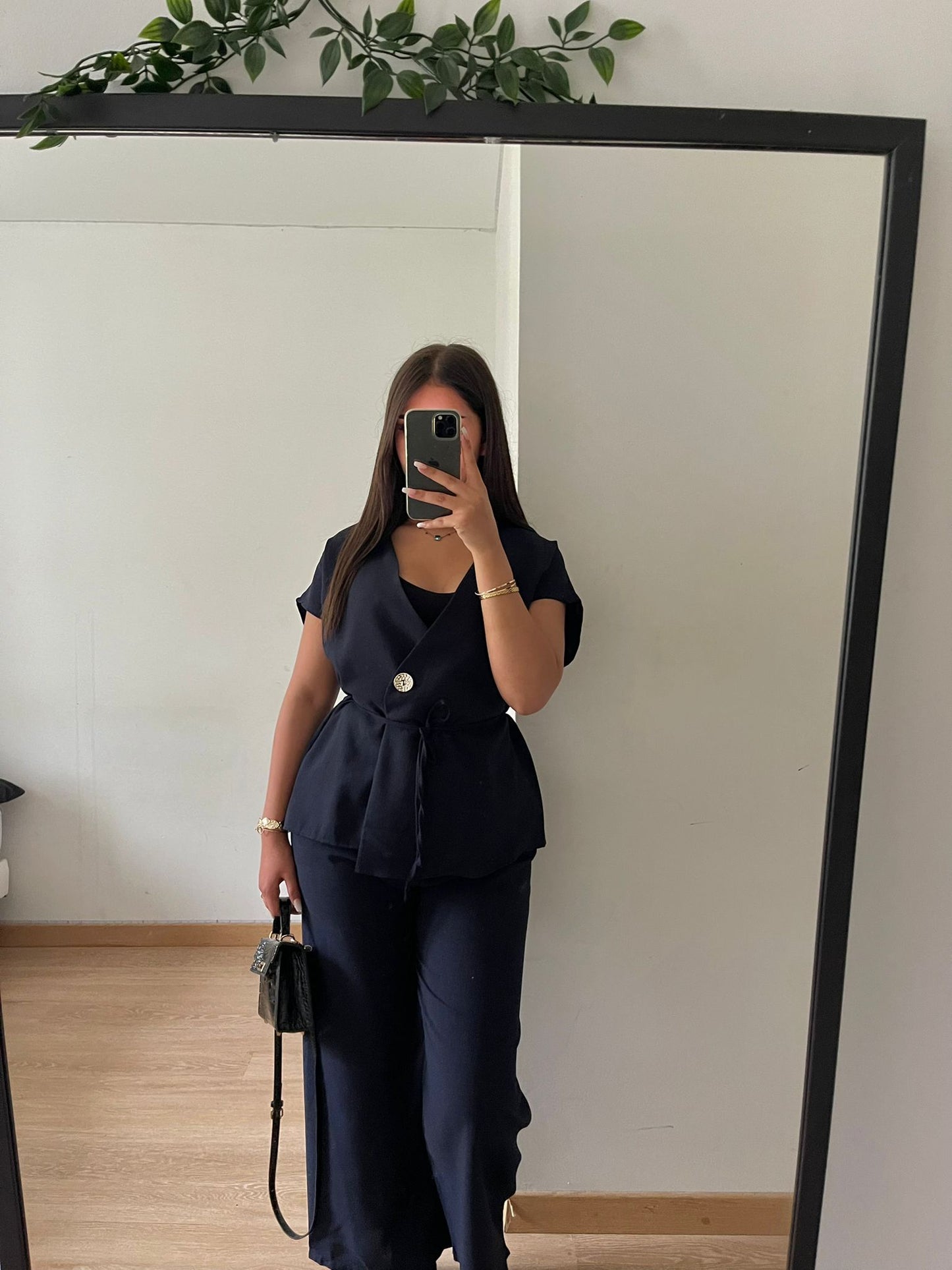 Ensemble avec haut noué et pantalon léger bleu marine