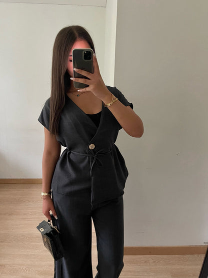 Ensemble avec haut noué et pantalon léger noir