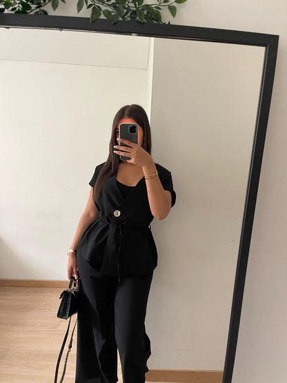 Ensemble avec haut noué et pantalon léger noir